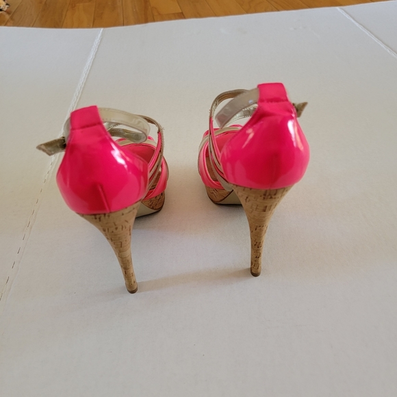 Guess Strappy High heel shoes. Pink and beige. Size 7 1/2 - Picture 4 of 10